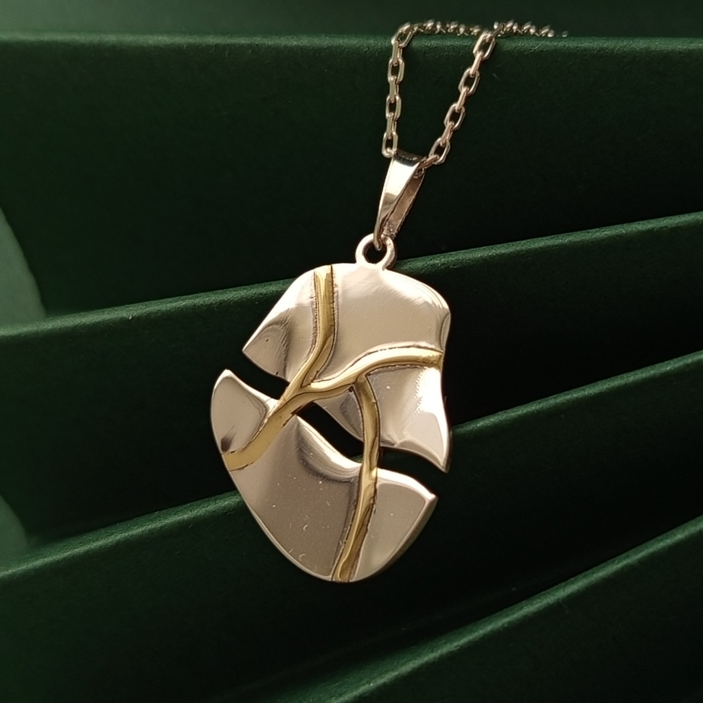Kintsugi Kırık Kalp Kolye