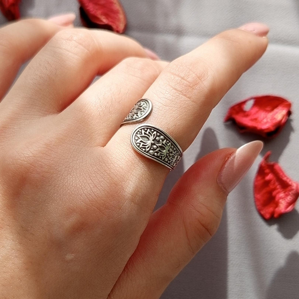 Sterling Silver Floral Ring – Engraved Botanical Adjustable Band
