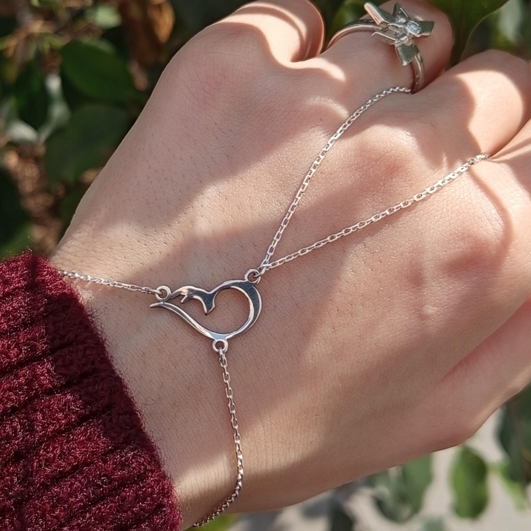Arabic Calligraphy Hand Chain Bracelet – Elegant Silver Slave Bracelet