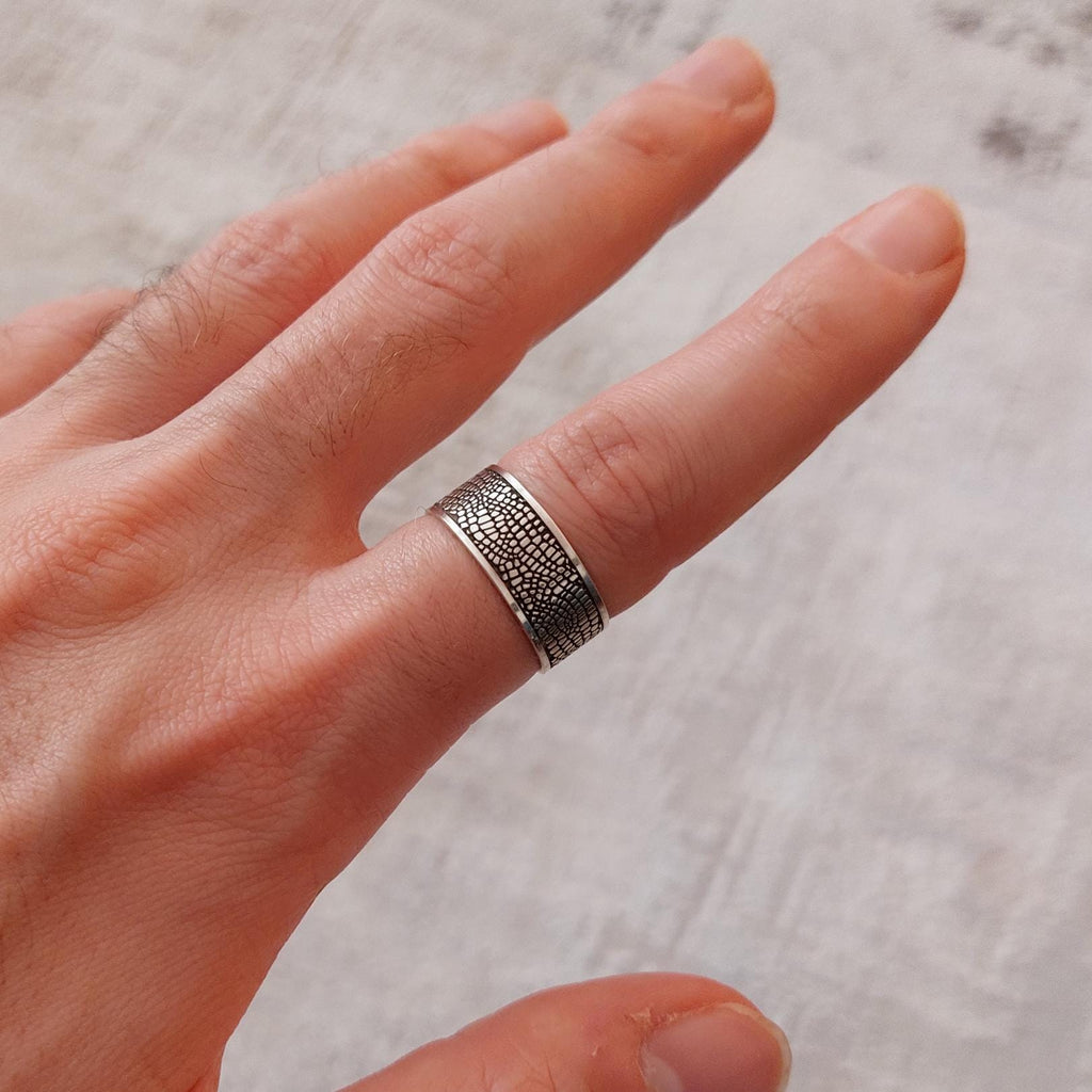 Sterling Silver Snake Skin Ring – Unisex Textured Band, Minimalist Serpent Pattern Ring