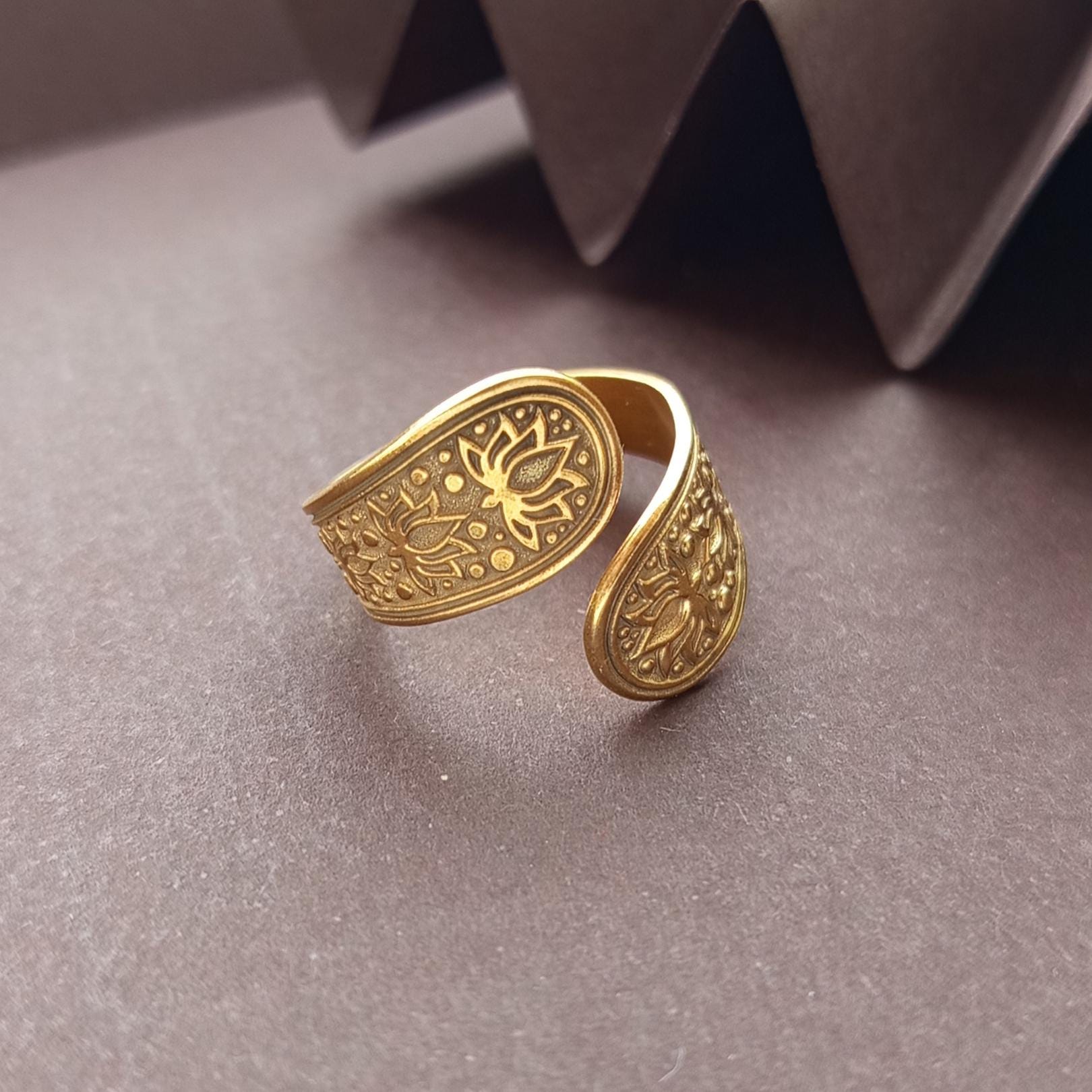 Gold Floral Ring – Engraved Botanical Adjustable Band