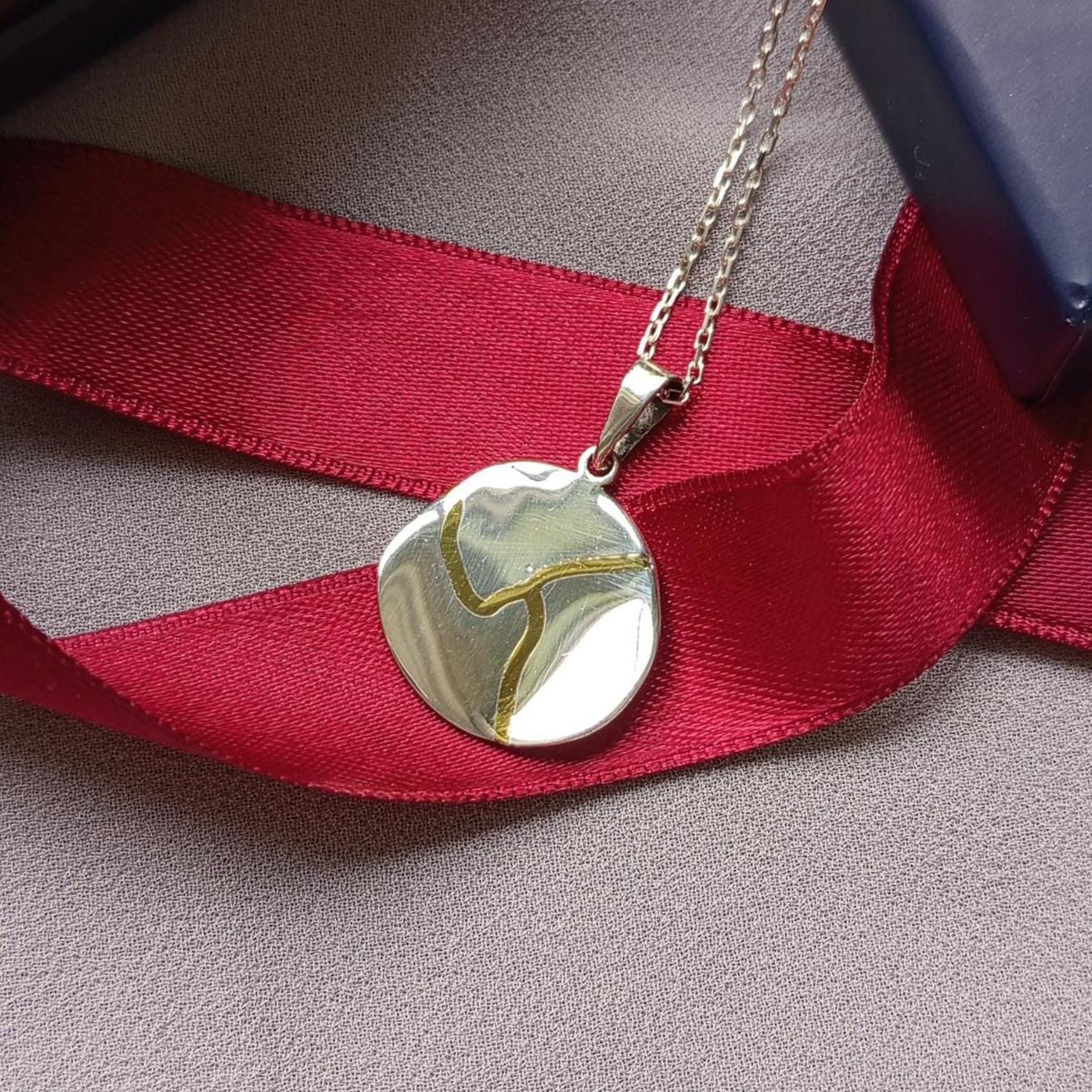 Gold Vein Kintsugi Necklace